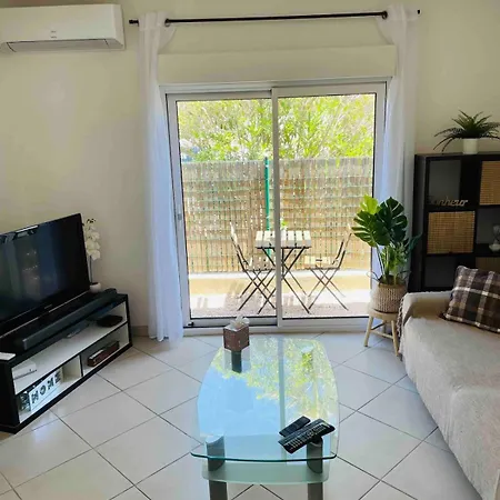 2 Steps From Bergerie Beach! Apartment