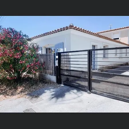 2 Steps From Bergerie Beach! Apartment Hyeres