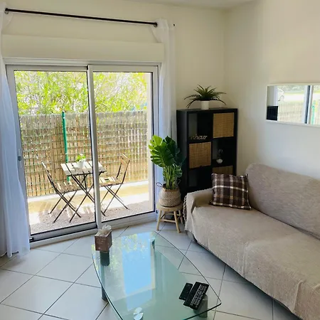 Apartment 2 Steps From Bergerie Beach!